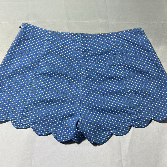 shorts with stars and scalloped edge - Picture 4 of 9